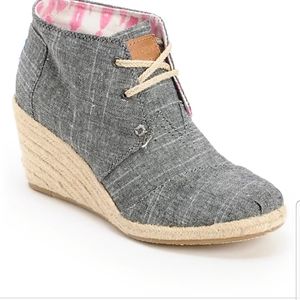 Toms Desert Sand wedge booties black chambray 7